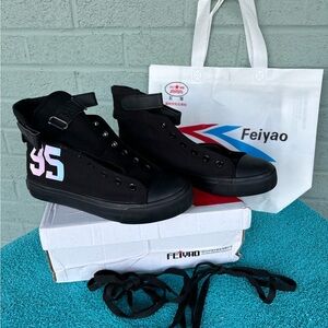 Feiyad Black Womens Sneakers-Size 7-7.5